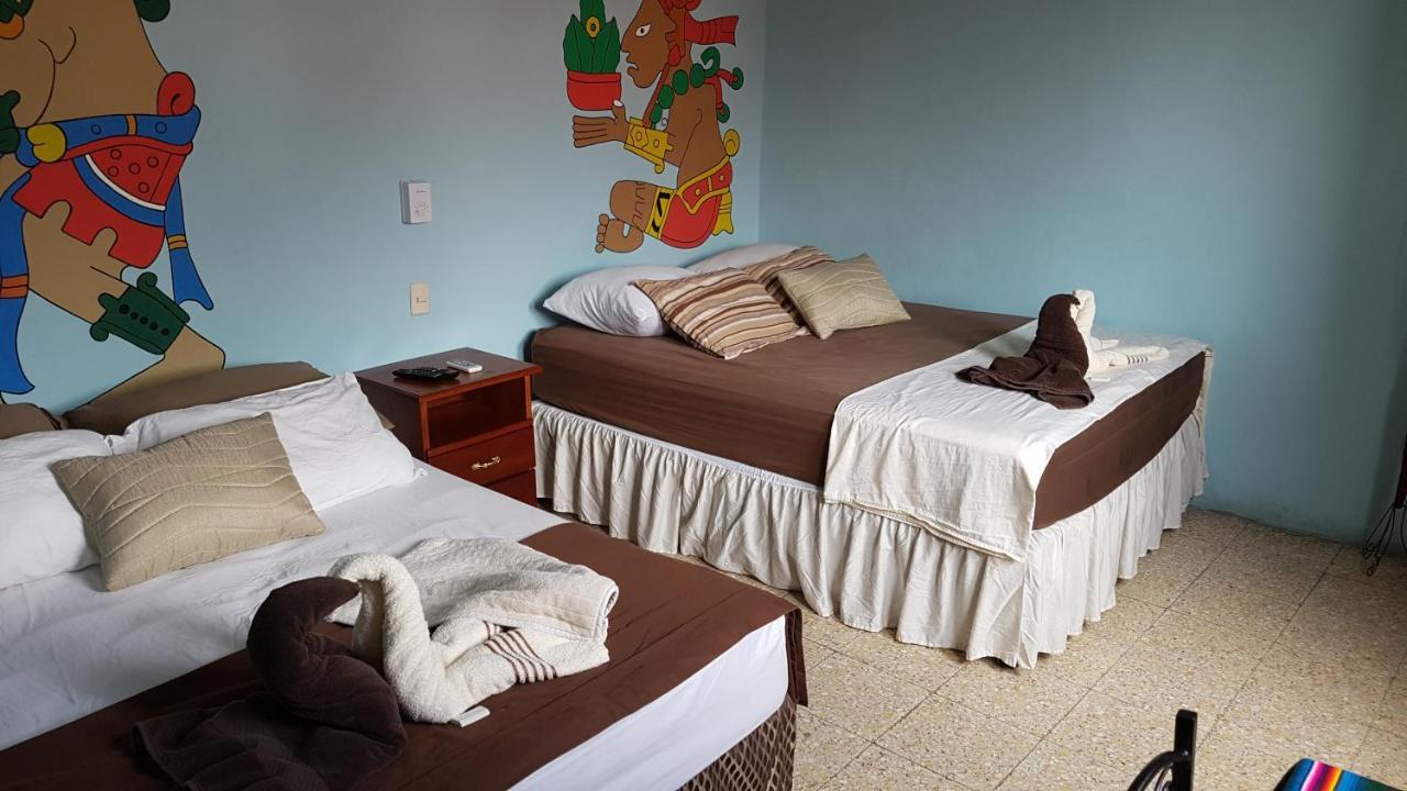 Tikal Backpackers Hostel Flores Kültér fotó