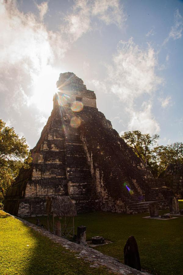 Tikal Backpackers Hostel Flores Kültér fotó